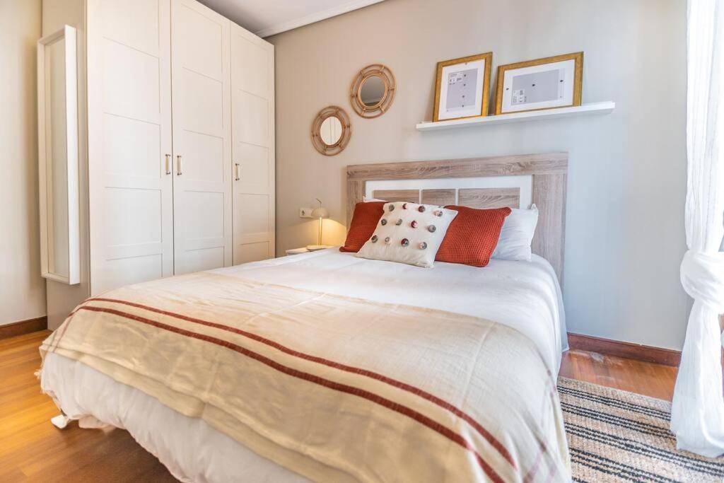 Piso De Diseno En El Casco Antiguo Apartman Castro Urdiales Kültér fotó